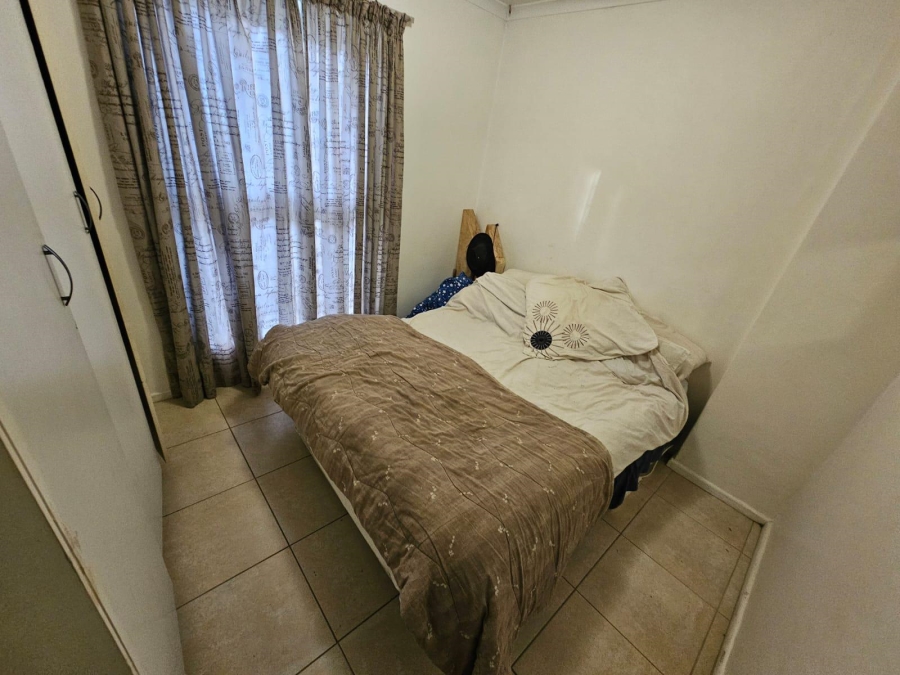 2 Bedroom Property for Sale in Vredekloof East Western Cape